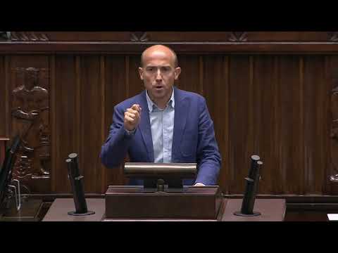 Borys Budka oskarża rząd o drenowanie kieszeni kierowców