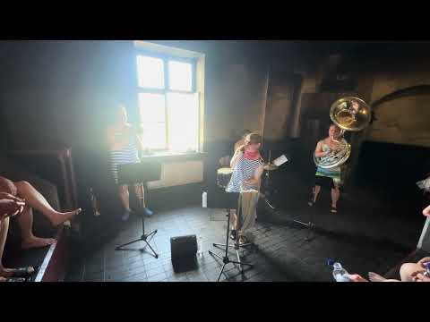 Siiri Nordin sings in the sauna of the Naval Academy 2024