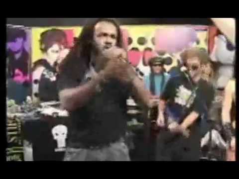 Os Intocáveis   Júlio Vibes & Andrew Tosh Ao Vivo    Get Up Stand Up