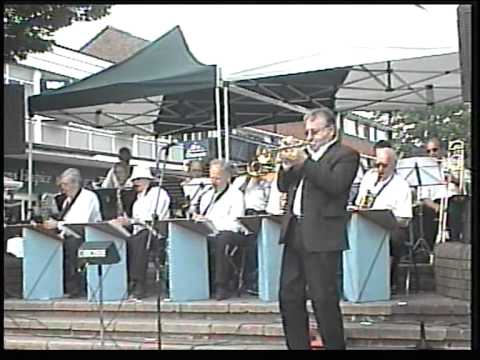 BIG SWING FACE - MARTYN THOMAS leading the CLIVE NEW BIG BAND