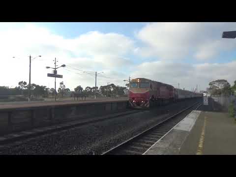 V/Line N452 “Rural City Of Wodonga", SH31, SH34, PH452 Passing North Shore Station
