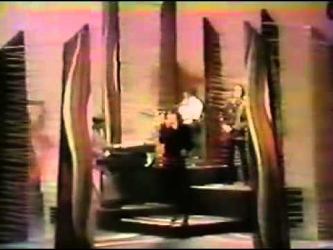 The Doors - Moonlight Drive/Light My Fire - Jonathan Winters Show 1967