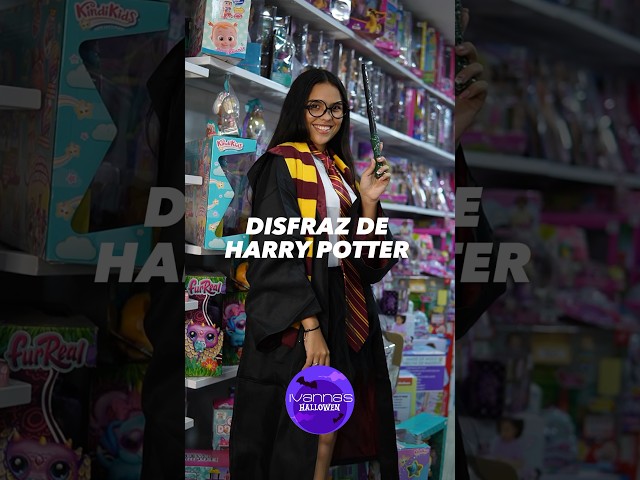 Vídeo relacionado con Funidelia Disfraz Oficial Harry Potter - Gryffindor para hombre y mujer, Incluye: Capa con capucha con parche impreso, Talla L - Traje para adultos para fiestas, Carnaval y Halloween