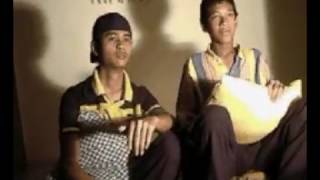 Download lagu Pretty Ugly - En. Ronald Moore (assignment) mp3