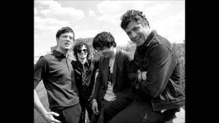 Tenement Teeth - Pela