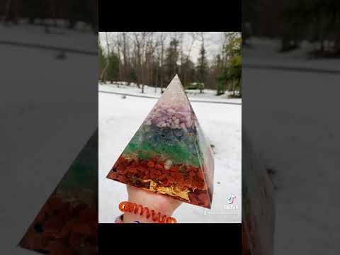 Crystal pyramid for positive energy, vastu, reiki and chakra...