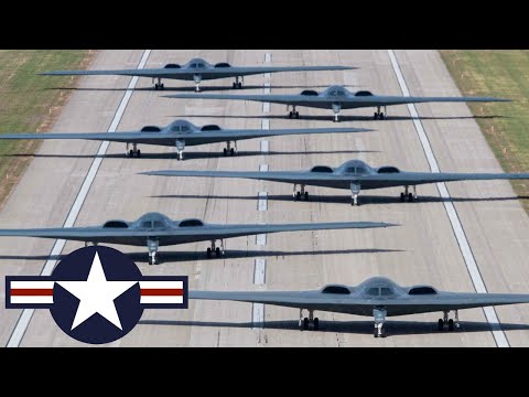 US-Luftwaffe. Leistungsstarke Tarnkappenbomber B-2 Spirit rollen und heben ab.