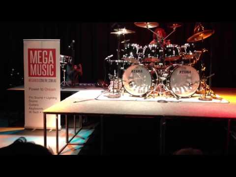 Simon Phillips MEGA MUSIC Drum Clinic.