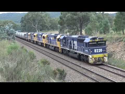 Australian trains- Pacific National lash ups- southern export wheat.