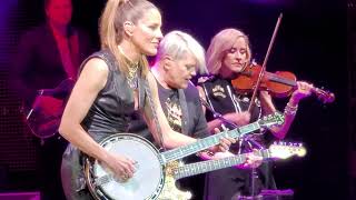 The Chicks - Entrance, Sin Wagon, 10/08/22 @ The Cynthia Woods Mitchell Pavillion, Houston, Texas.