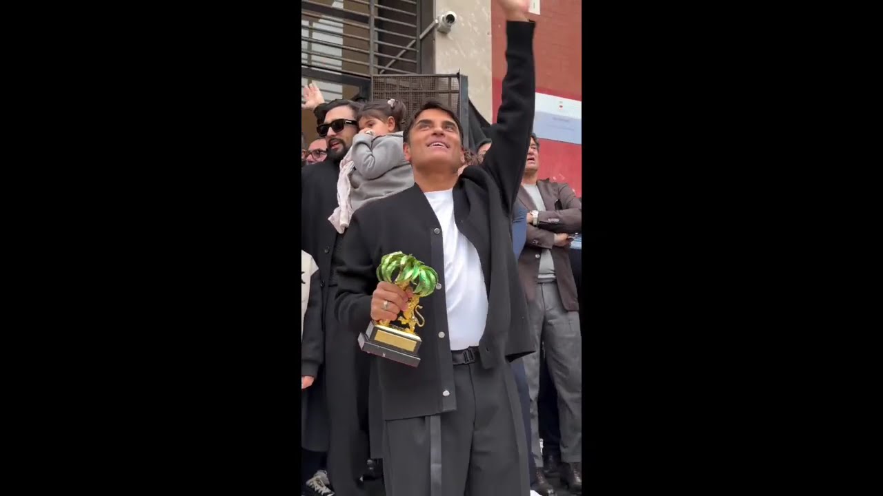 SAL DA VINCI TORNA NELLA SUA NAPOLI CON IL PREMIO DI SANREMO