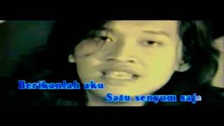 Download lagu Tato - Satu Senyum Saja mp3