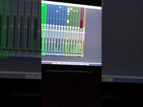 Dj Malino  Mixing Devin di Dakta  ft. Pukey - Crossroads