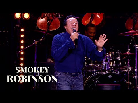 Smokey Robinson - Tracks Of My Tears (BBC Electric Proms 2009)