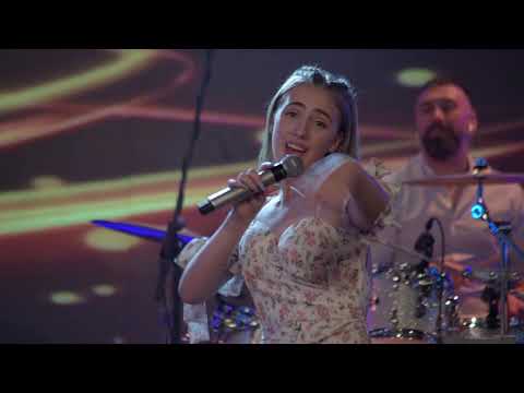 Sofija Purovska i Grupa Molika - Davaj me mila mamo (Art Studio Production Live TV Show)