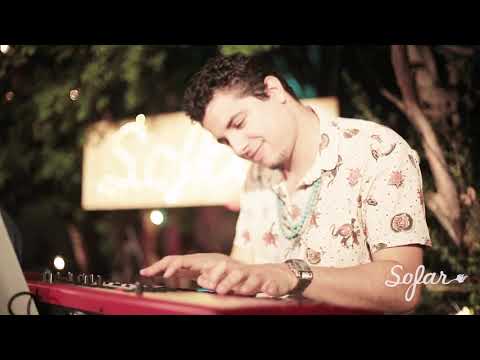 download lagu mp3 mp4 Deangelo Silva, download lagu Deangelo Silva gratis, unduh video klip Deangelo Silva