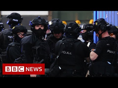 London Bridge attack: Man shot dead after killing two - BBC News