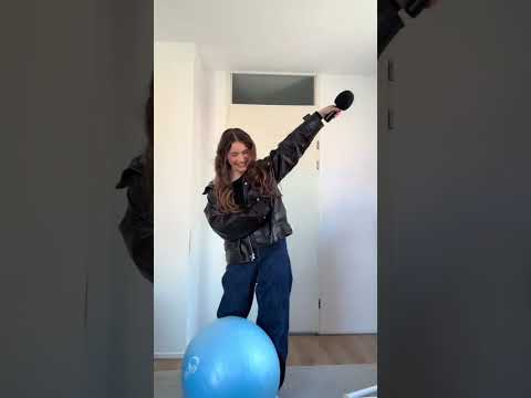 Ad not for the weak😫 #omg #maybelline  #skyhighmascara @maybellinenewyork