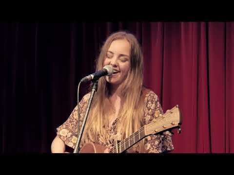 Lily - Grace - The Two Of Us Meet (Acoustic)