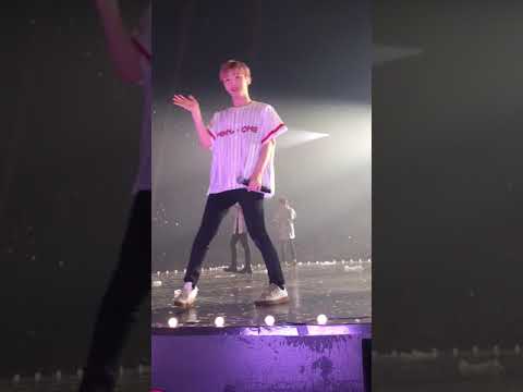 180805 Wanna One in BKK day2 - Gold