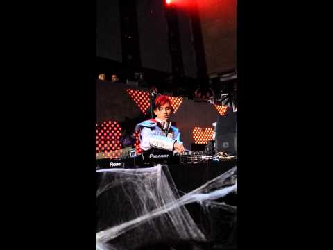 Myon & Shane 54 @EXLA Oct 31, 2013(10)