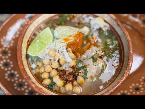 CALDO DE POLLO CON GARBANZOS Y ARROZ “ESTILO CALDO DE GALLINA” SOPA DE POLLO . CALDO DE POLLO