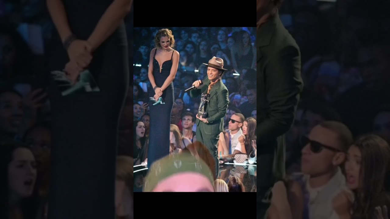 The more I look at it the worse it gets #taylorswift #brunomars