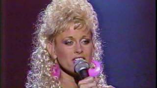 Lorrie Morgan I Fall to Pieces