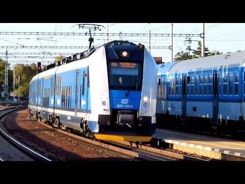 8vozové "rychlíxy" (2x InterPanter) a obrat Os vlaku s lok. 242.214, žst. Vranovice 14. 10. 2017