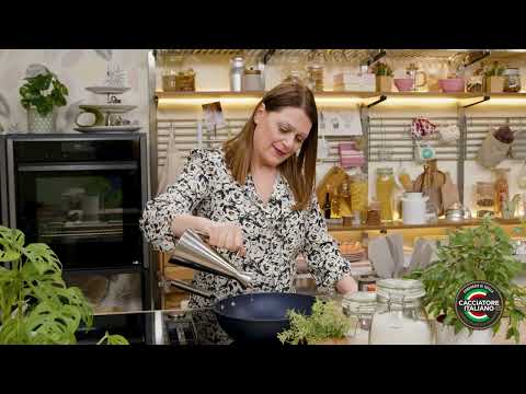 Insalata di Salame Cacciatore Italiano, ceci, pomodorini, melanzane e patate