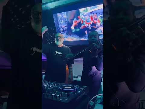 Ludwigshafen –After Work im Turmrestaurant Party, feiern, Aperol Spritz Stimmung im Ebertpark DJ Bus