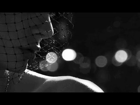 Videoclip de The Sweetest Gift (Live) — Sade