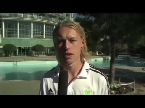 Simon Kjær - Wolfsburg - Speaking German To The Fans