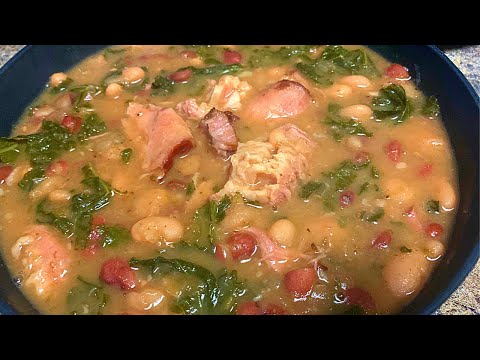 Great Northern Beans Soup With Smoked Turkey And Kale | Slow Cooker Recipes