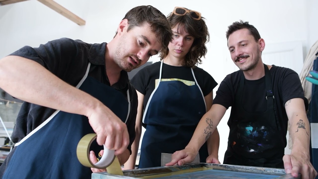 Découvrez la sérigraphie sur papier ou textile avec Léo - Vidéo