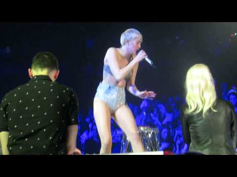 It Ain't Me Babe - Miley Cyrus - Chicago - 3/7/14