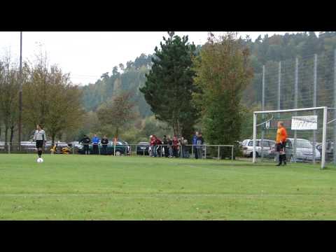 Goran Gajic verschießt Foulelfmeter