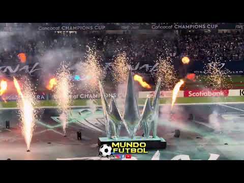 "La FIESTA CELESTE en CU: Final Cruz Azul vs Vancouver recibimiento" Barra: La Sangre Azul &bull; Club: Cruz Azul