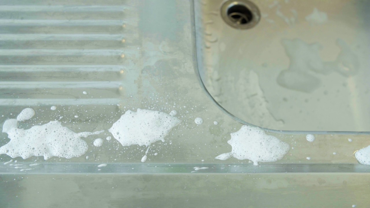 Hur kan du lätt rengöra rostfria ytor