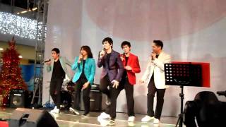 The Angelos: It's Christmas Eve