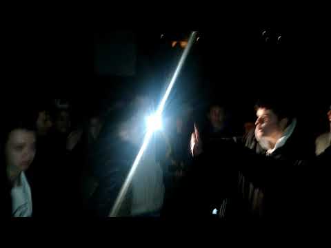 FRAGMENTO BATALLA DE GALLOS FULLRAP MADRID 2016 MAURRI VS CAROLO (GRABADA POR TANQUECRACK)