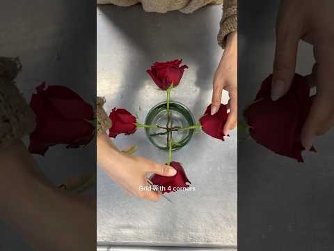 Follow this “grid” method to make a flower arrangement. My 4-corner grid Follow for more #flowers