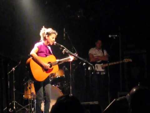 Black or White - Michael Jackson (Acoustic Cover by Tamar Eisenman)