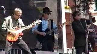 Bonnie Lass of Anglesey by BLUE ON GREEN Band at Oyster Festival by Rob Wullenjohn