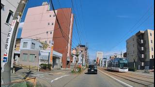 富山県富山市　県道44号線　富山軌道線とすれ違い(トヨタ・RAV4　Adventure)