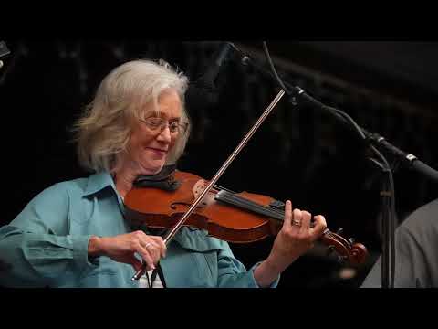 C1671 - Starr McMullen - Old Strraw Bonnet (Seniorr Contest)