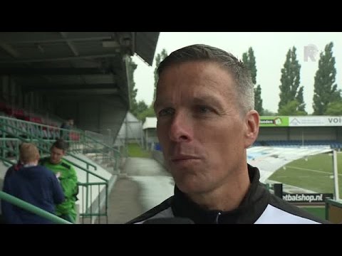 GÃ©rard de Nooijer na afloop van de eerste training van FC Dordrecht