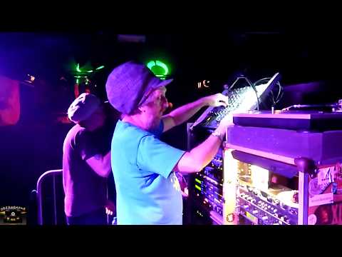 KING SHILOH SOUNDSYSTEM ft red lion - Don't Have No Fear ( African simba) @ R-dam 300917