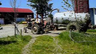 preview picture of video '135 Massey Ferguson pulling a slurry tank full'