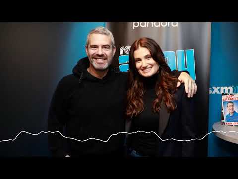 Idina Menzel on Working with Ariana Grande